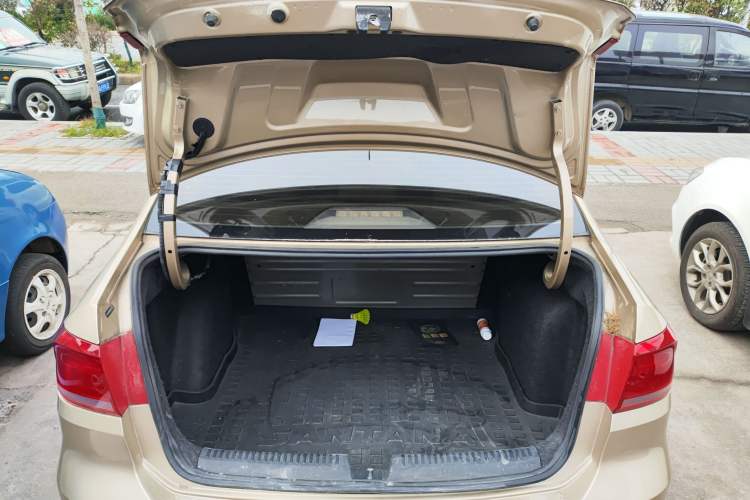 Used Volkswagen Santana 2013 1.6L Automatic Fashion Edition