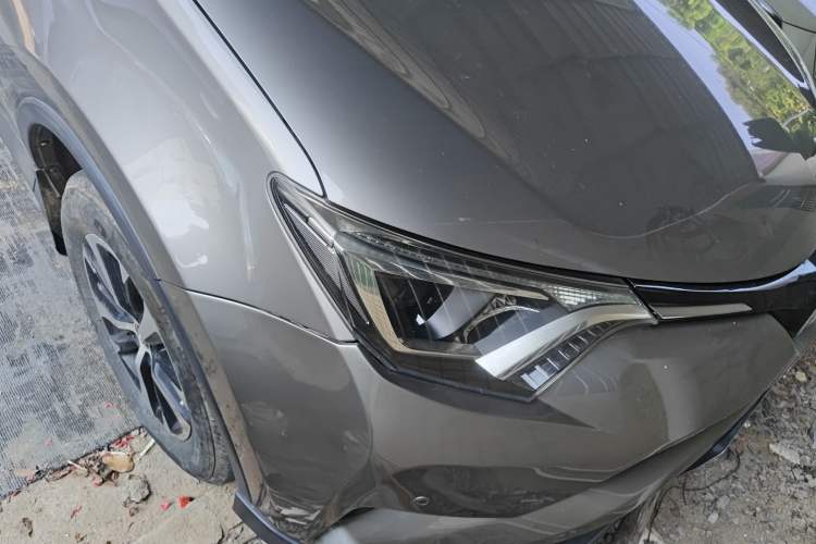 Used Toyota RAV4 2016 2.0L CVT Two-Wheel Drive Fashion Edition China V Standard