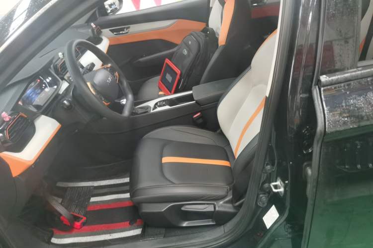 Used Dongfeng Aeolus Yixuan 2023 Mach Edition 1.5L Automatic Chasing Shadow Version Left Front Seat