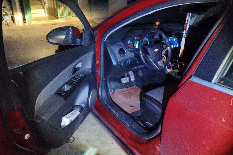 Used Chevrolet Cruze 2013 Hatchback 1.6T Automatic Flagship Model
