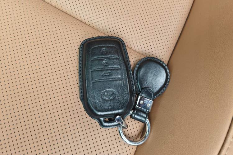 Used Toyota Camry 2026 Model 2.0GVP Luxury Edition Vehicle Key