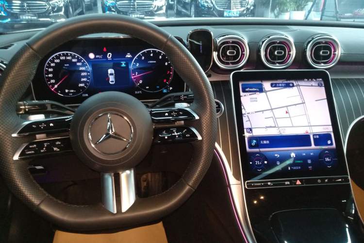 Used Mercedes-Benz C-Class 2024 Facelifted C-Class 260 L Night Edition Sports Version Gear Lever