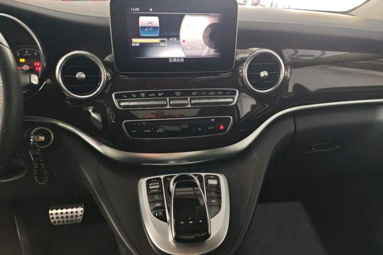 Used Mercedes-Benz V-Class 2017 V 260 L Prestige Edition