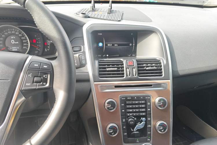 Used Volvo XC60 2017 T5 Smart Upgrade Edition
