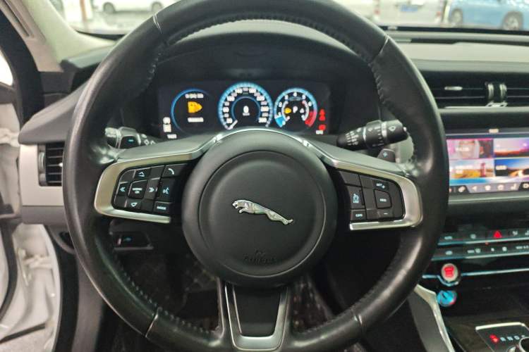 Used Jaguar XFL 2018 XFL 2.0T 250 PS Luxury Edition
