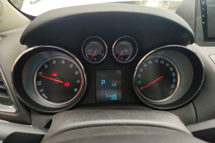 Used Buick Encore 2015 1.4T Automatic Two-Wheel Drive Urban Elite Version
