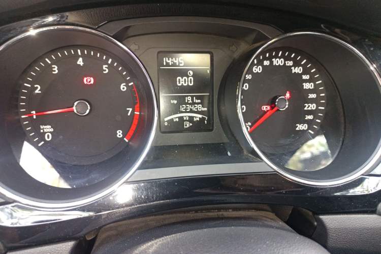 Used Volkswagen Sagitar 2015 1.6L Manual Comfort Model