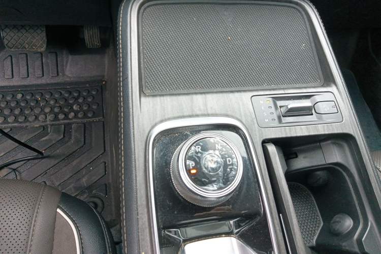 Used Ford Equator 2023 EcoBoost 225 Platinum Edition 7-Seater (2/3/2)
