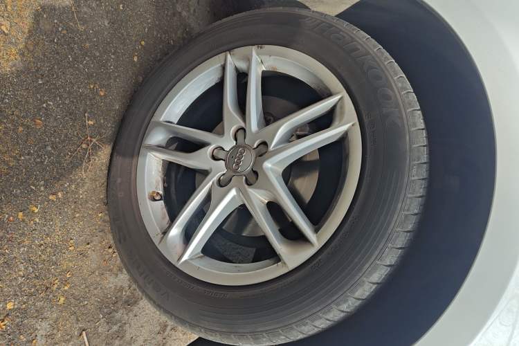 Used Audi Q5 2016 40 TFSI Comfort Model Right Front Wheel Hub