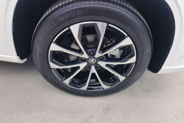 Used Changan UNI-Z New Energy 2024 Blue Whale Smart Electric iDD 125km Excellence Model