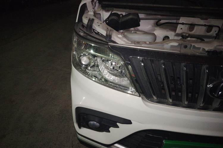 Used CHANGAN KAICHENG Ruixing M80 2021 1.6L Base Version 2-Seater Non-Air-Conditioned China VI Standard Flat Roof Liftback Doors DAM16KR Right Front Headlight