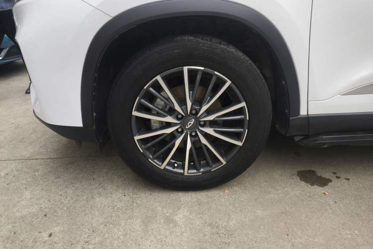 Used Chery Tiggo 8 PLUS 2022 290TGDI DCT Haoting Edition+ Left Front Wheel Hub