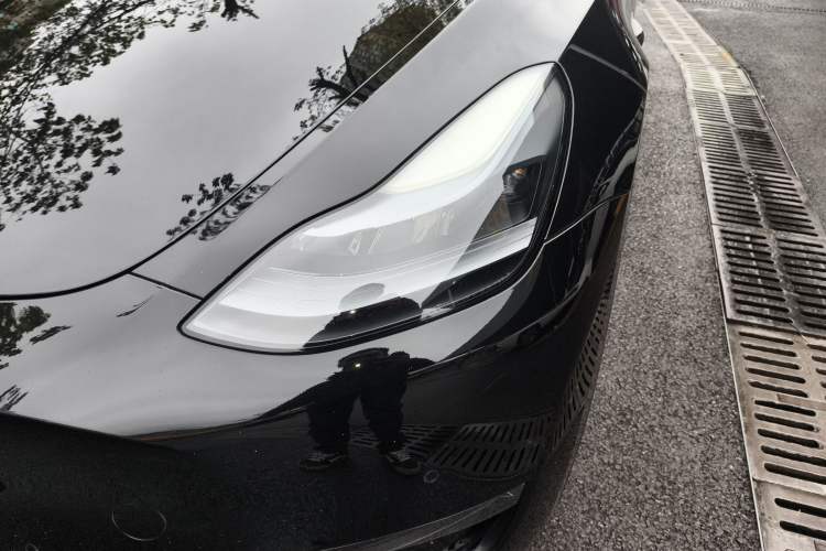 Used Tesla Model Y 2022 Long-Range All-Wheel-Drive Version