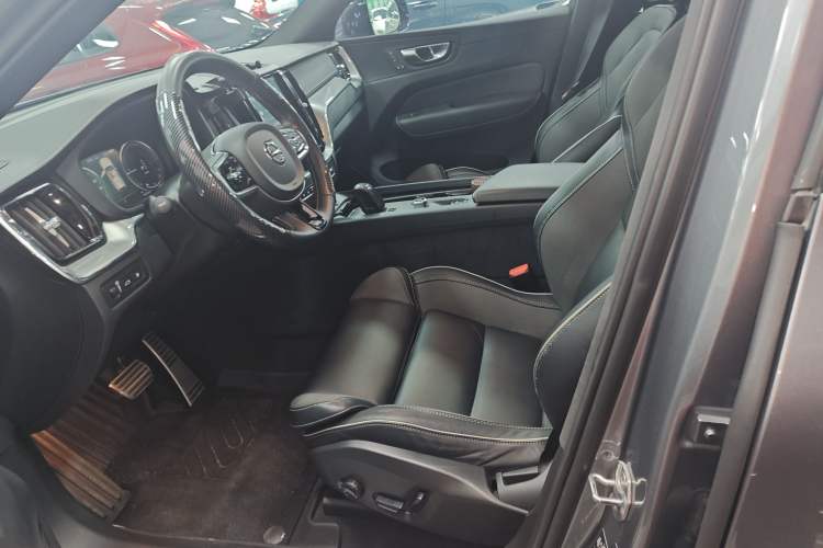 Used Volvo XC60 New Energy 2020 T8 eDrive Hybrid – Smart & Sporty Edition
