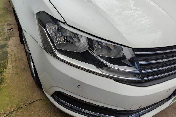 Used Volkswagen Lavida 2017 230TSI DSG Comfort Edition Right Front Headlight