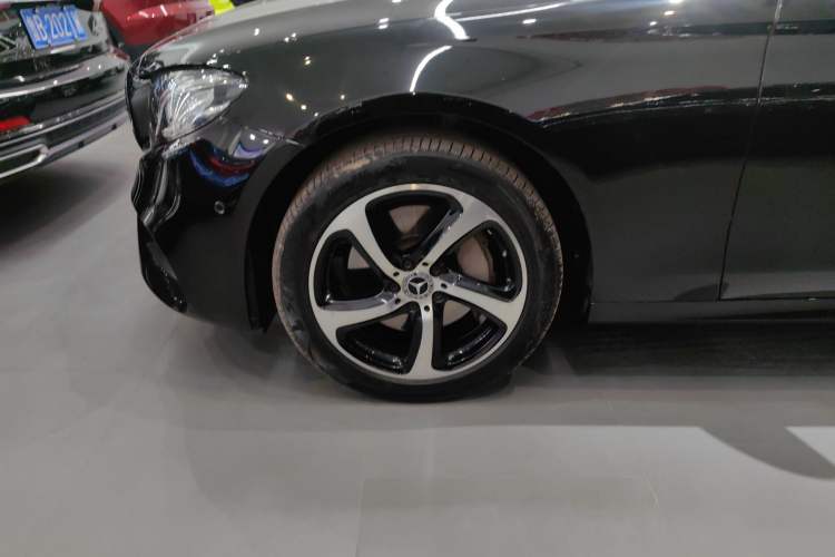 Used Mercedes-Benz E-Class 2017 Restyled E 300 Sport Edition