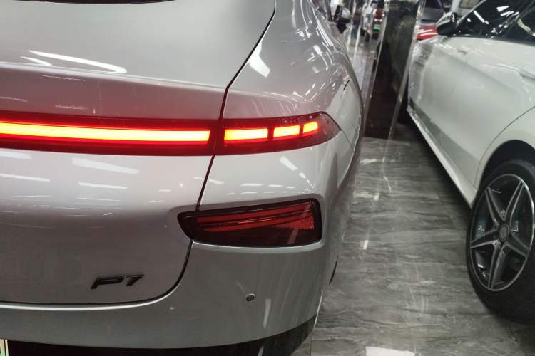 Used XPeng P7 2022 670E+
