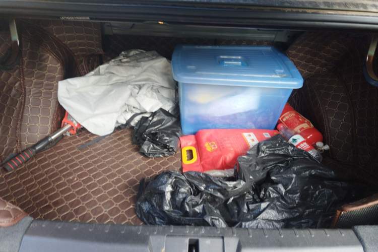 Used Geely Auto Emgrand 2017 Sedan Million Edition 1.5L Manual Luxury Model
