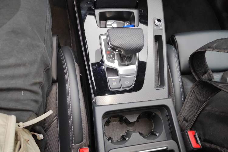 Used Audi Q5L 2025 quattro 45th Anniversary Edition 45 TFSI Luxury Dynamic Model