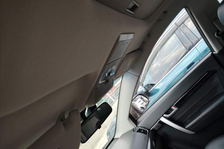 Used Chevrolet Captiva 2015 2.4L 4x4 Flagship Edition 7-Seater