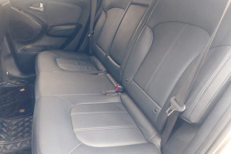 Used Hyundai ix35 2013 2.0L Automatic Two-Wheel Drive Smart GLS China IV Standard