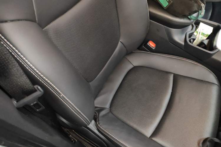 Used Toyota RAV4 2022 Dual-Engine 2.5L E-CVT Two-Wheel Drive Elite Edition Right Front Seat