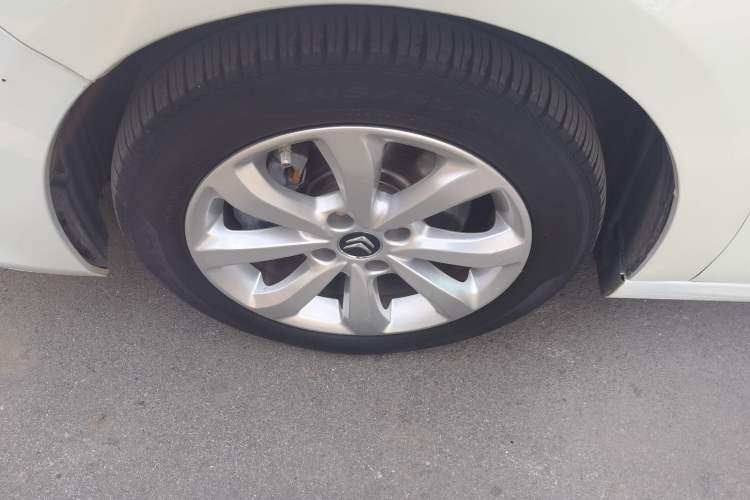 Used Citroen C4 Sega 2016 1.6L Automatic Comfort Model Left Front Wheel Hub