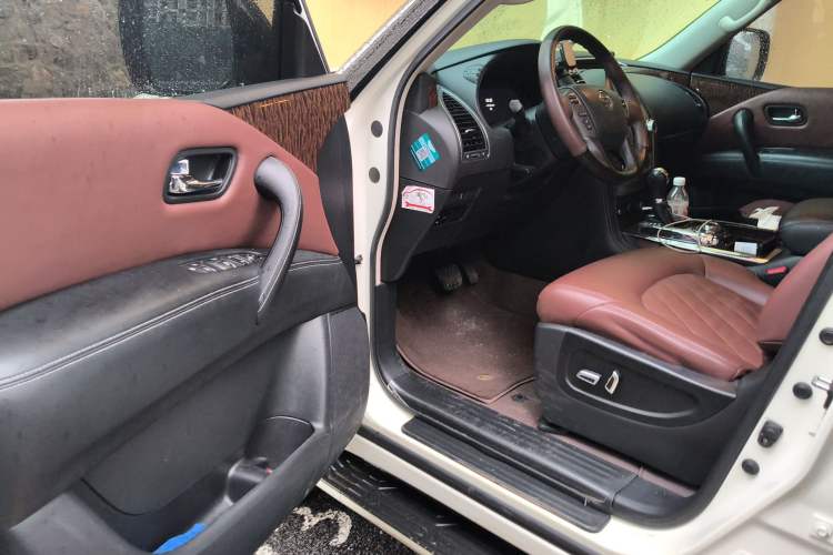 Used Nissan Patrol 2018 4.0L LinkedIn Edition Driver Seat