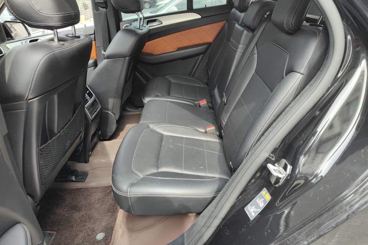 Used Mercedes-Benz M-Class 2014 ML 320 4MATIC Left Rear Seat