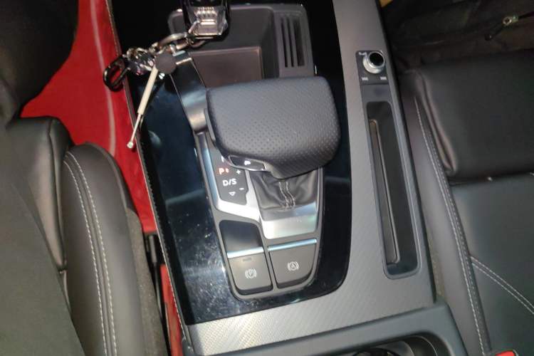Used Audi Q5L 2021 45 TFSI Luxury Dynamic Edition Gear Lever