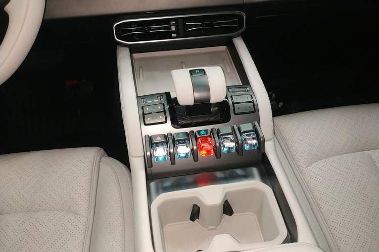 Used Formula Leopard Titanium 3 2025 501 km All-Wheel Drive Intelligent Driving Max Edition