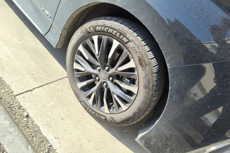 Used Toyota Vellfire 2024 Crown Dual-Engine 2.5L Ultimate Edition
