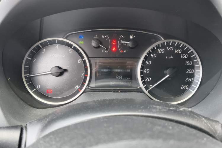 Used Nissan Sylphy 2019 1.6XV CVT Smart Connect Luxury Edition China VI Standard Instrument Cluster
