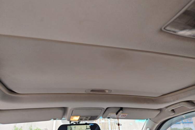 Used JMC Yusheng S350 2013 2.4T Automatic 2WD Diesel Ultra-Luxury 7-Seater Headliner