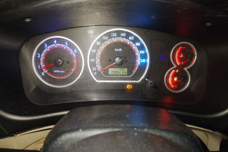 Used Soueast V3 Lingyue 2012 Revised Version 1.5L Manual – Happiness Edition Odometer Close Up