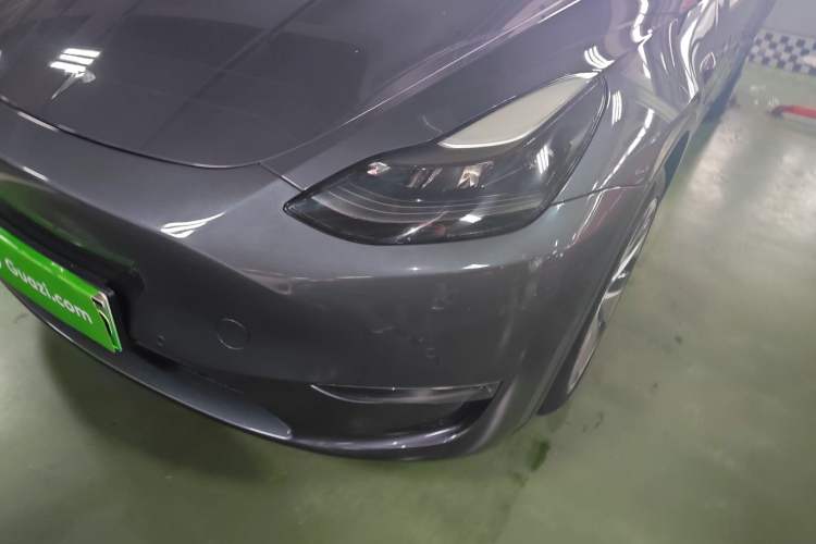 Used Tesla Model Y 2021 Long-Range All-Wheel-Drive Version
