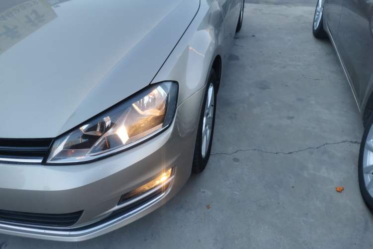 Used Volkswagen Golf 2016 230TSI Automatic Comfort Version Left Front Headlight