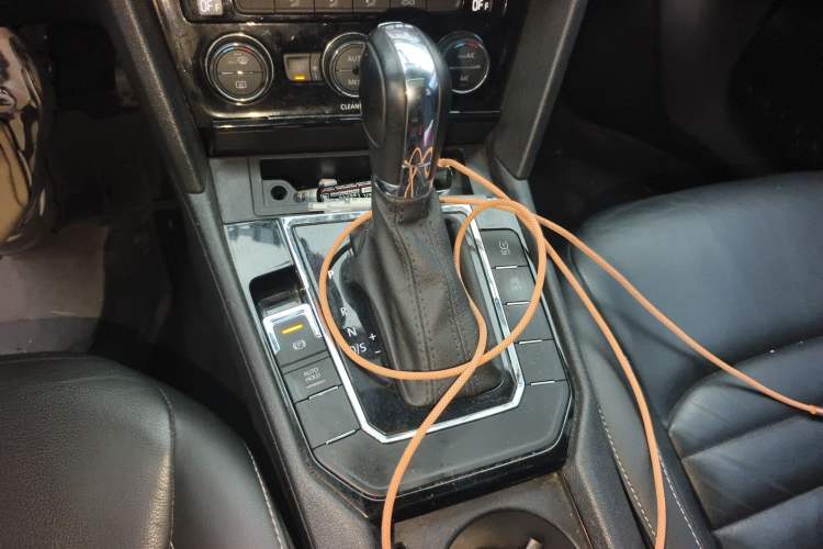 Used Volkswagen Lamando 2018 280TSI DSG Comfort Edition Gear Lever