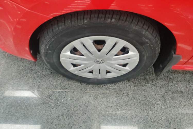 Used Volkswagen Polo 2016 1.4L Manual Fashion Model Left Front Wheel Hub