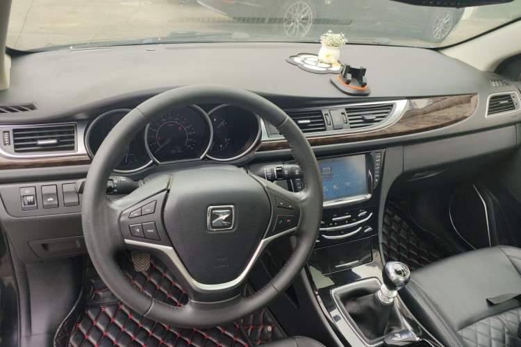 Used Zotye Z500 2016 1.5T Manual Luxury Edition Center Console