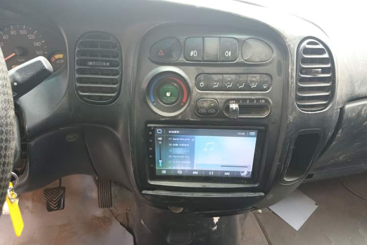 Used JAC Group Refine 2011 2.0L Shuttle Gasoline Standard Edition HFC4GA3