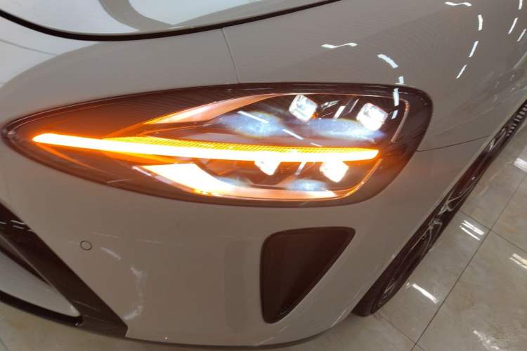 Used Xiaomi Auto SU7 2024 Four-Wheel-Drive Max Founder's Edition Left Front Headlight