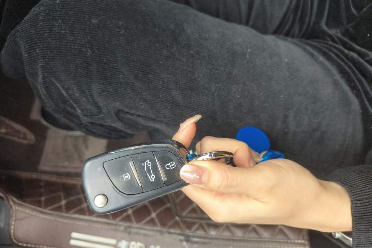 Used Peugeot 308 2019 1.6L Automatic Luxury Version China V Standard Vehicle Key