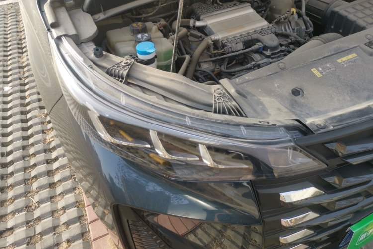 Used GAC Trumpchi M6 2023 PRO 270T DCT Luxury Edition Right Front Headlight