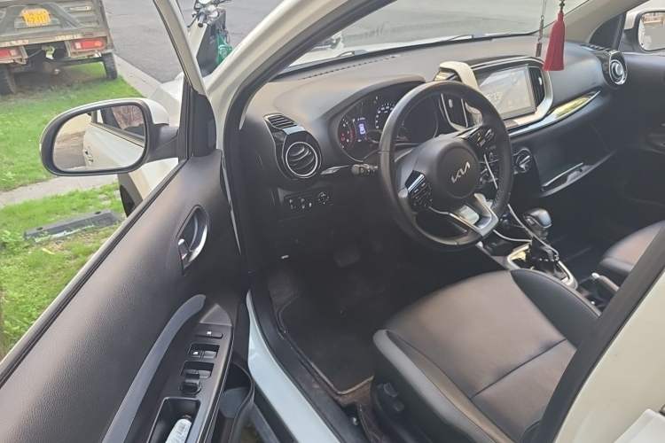 Used Kia kx1 Stonic 2021 1.4L CVT Fun Edition