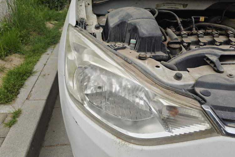 Used Chevrolet Sail 2015 Sail 3 1.3L AMT Ideal Edition Right Front Headlight