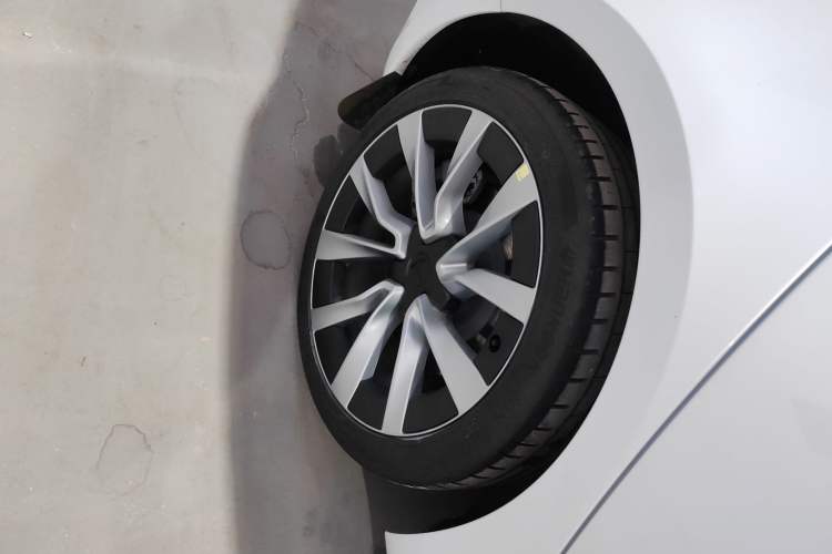 Used Tesla Model 3 2025 Rear-Wheel-Drive Version