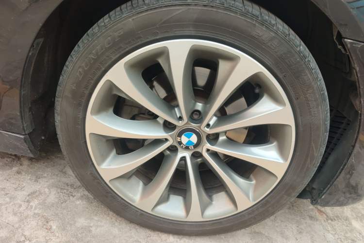 Used BMW 5 Series 2017 525Li Leading Model Right Front Wheel Hub