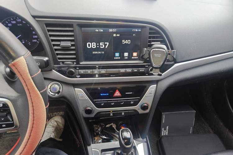 Used Hyundai Elantra (6th Generation / Lingdong) 2016 1.6L Automatic ZhiXuan – Elite Version Audio And AC Panel