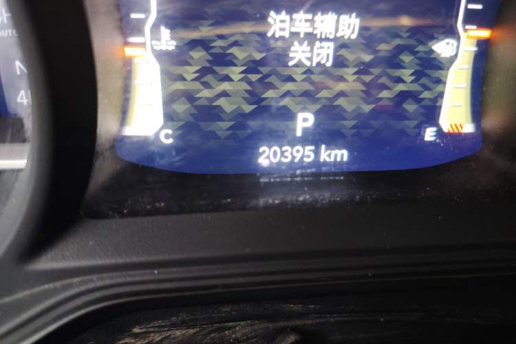 Used Jeep Wrangler 2024 2.0T Sahara Four-Door Edition Odometer Close Up